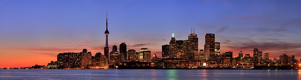 The CN Tower and the Toronto skyline