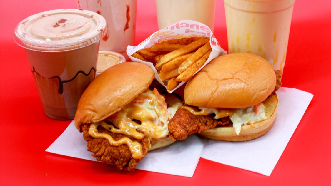 Centro Burgers and Shakes