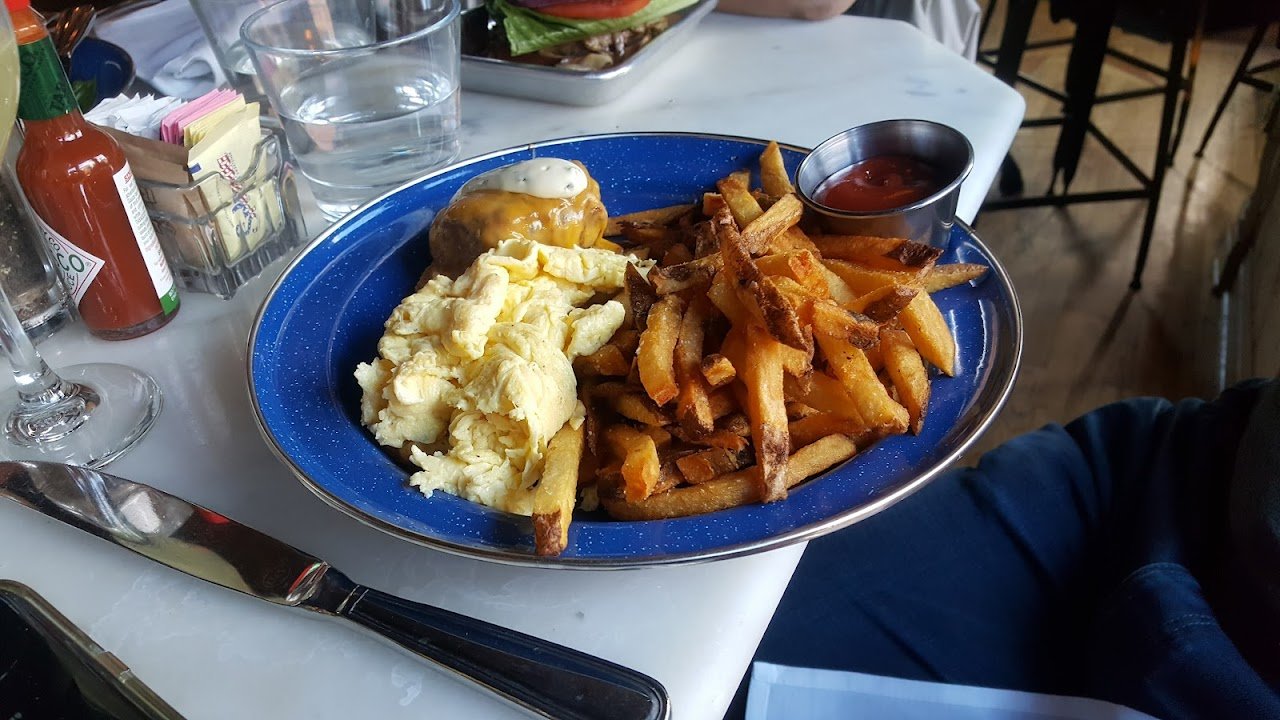 Cafe Saint-Ex