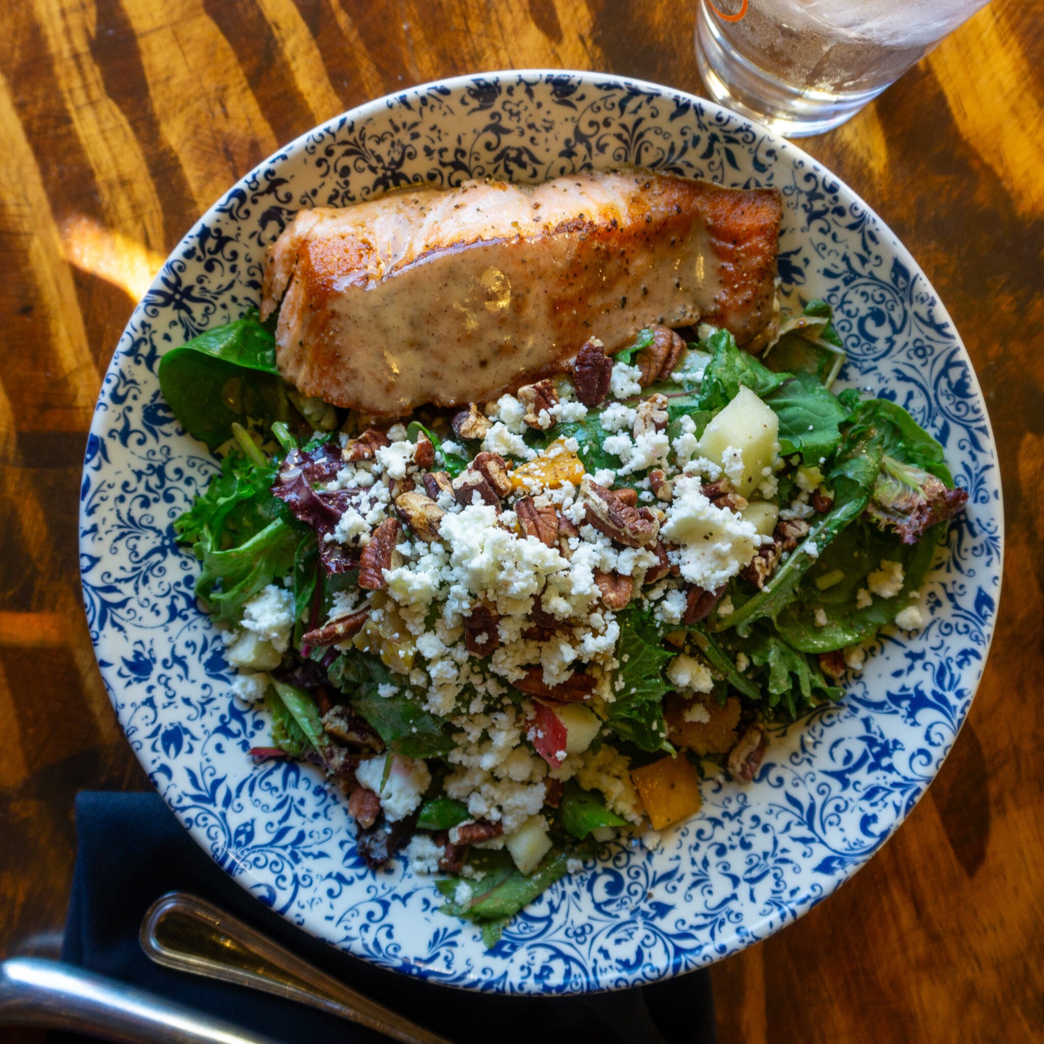 No Tomatoes Café — Websearch photo