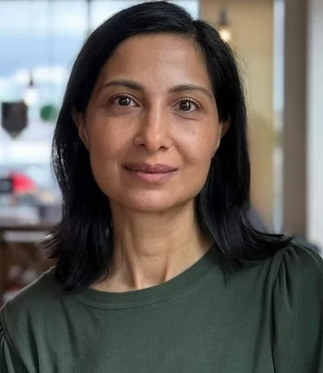 Headshot of Farzana Iqbal