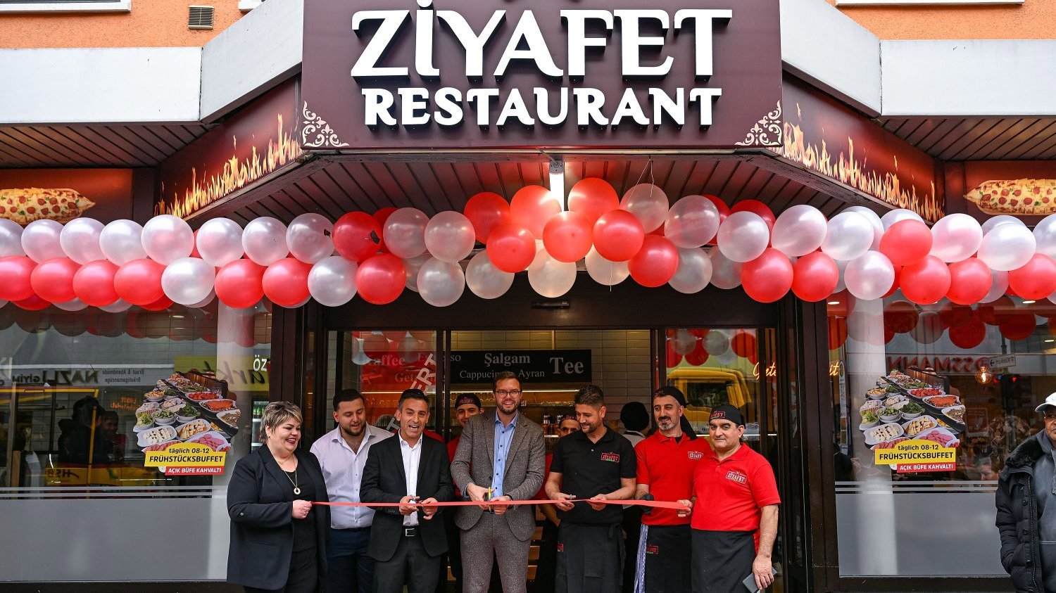 Ziyafet, photo via a web search