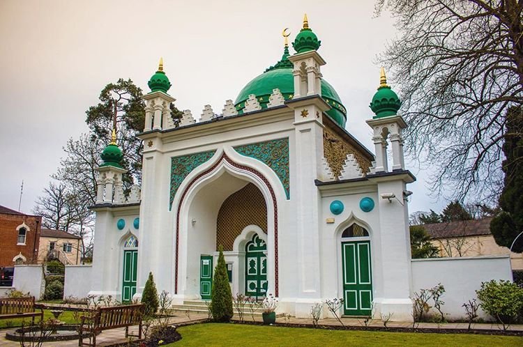 Shah Jahan Mosque — Websearch photo