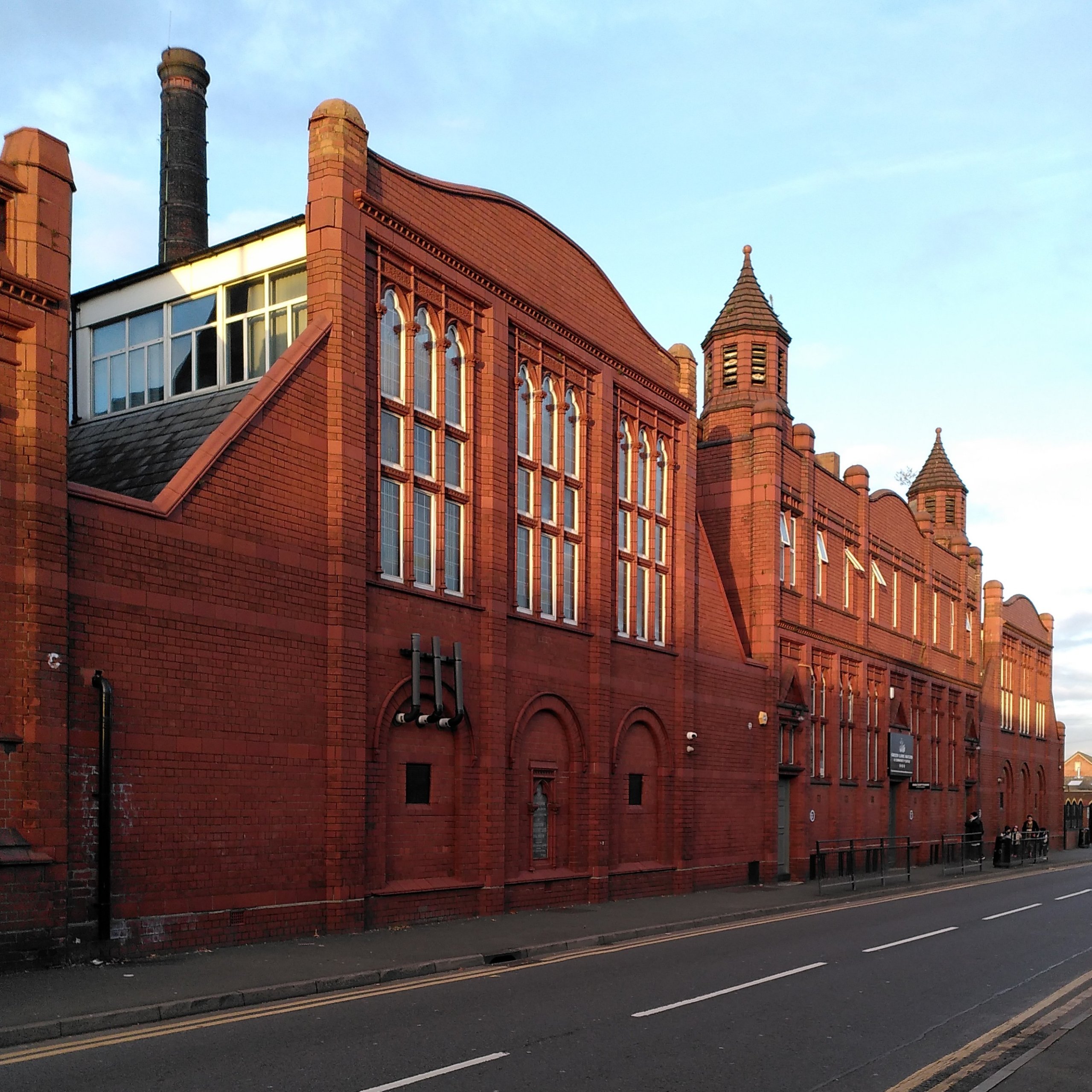 Green Lane Masjid — Wikimedia photo