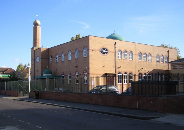 Al Madina Mosque Barking — Websearch photo