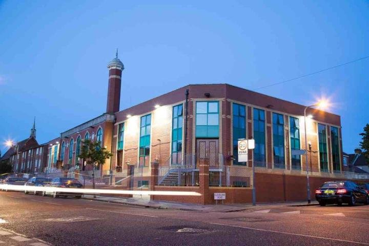 Ilford Central Mosque — Websearch photo
