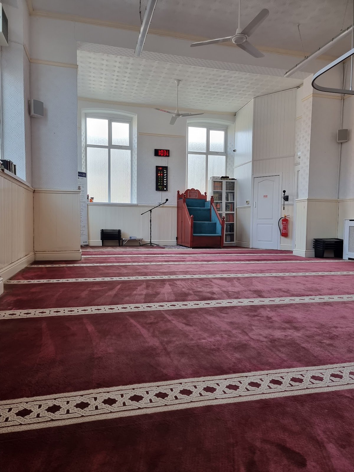 Masjid al-Furqan (Leigh Mosque) — Websearch photo