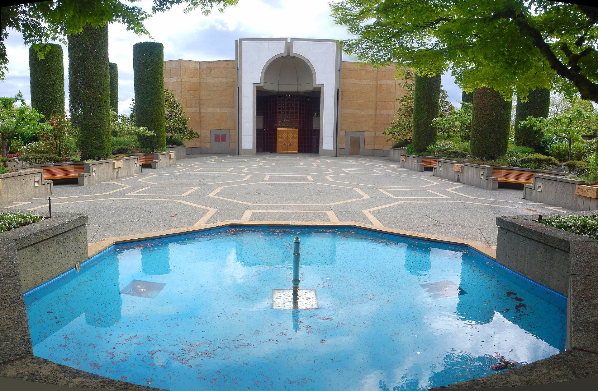 Ismaili Jamatkhanas — Websearch photo