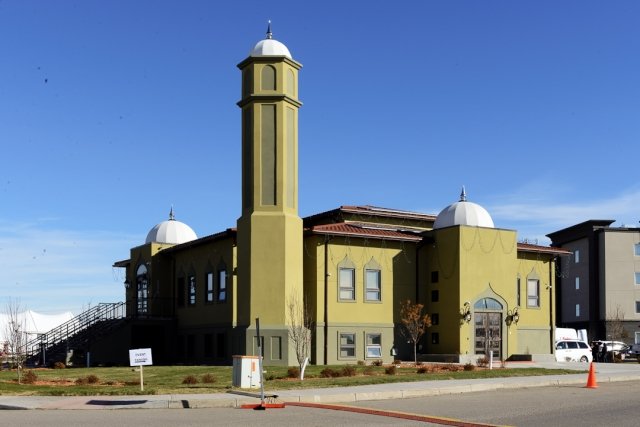 Mahmood Mosque — Wikimedia photo