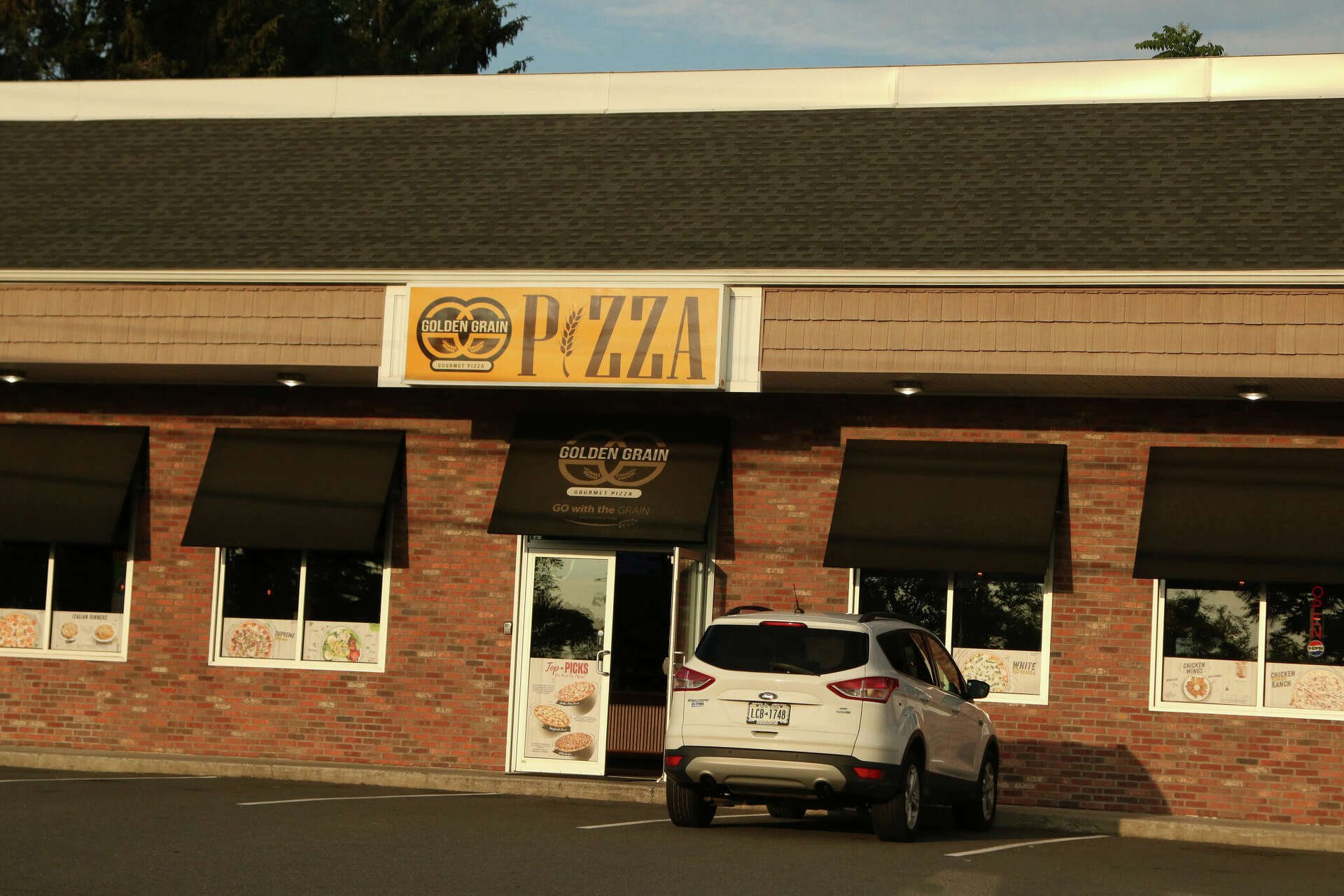 Golden Grain Pizza — Websearch photo