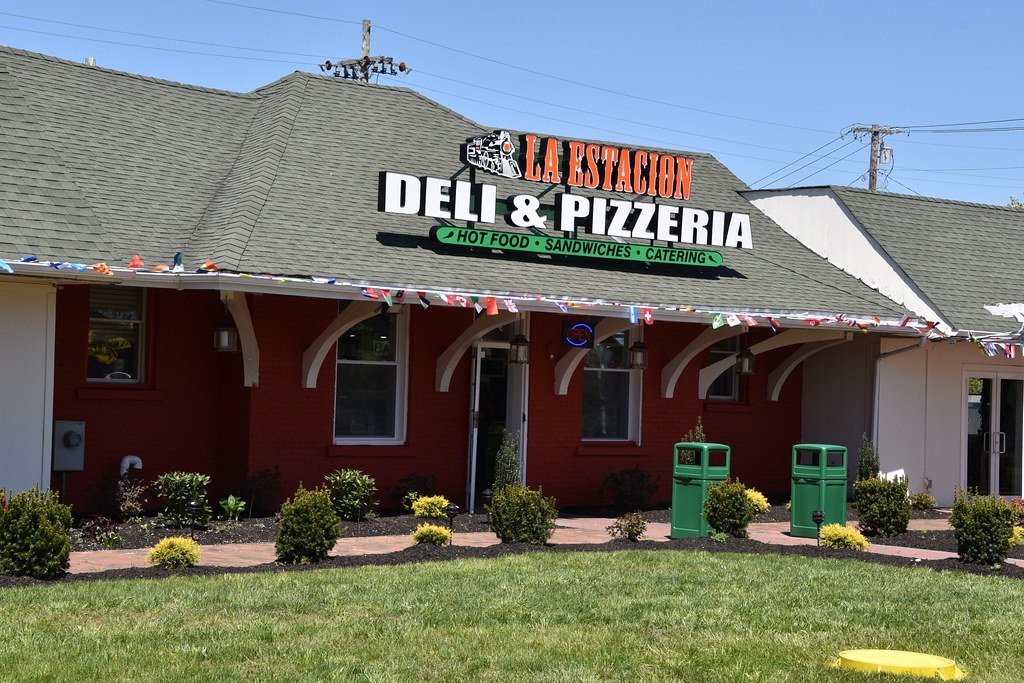 La Estacion Deli & Pizzeria — Websearch photo