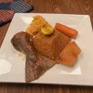 A main dish at Le Bon Goût Chez Fa