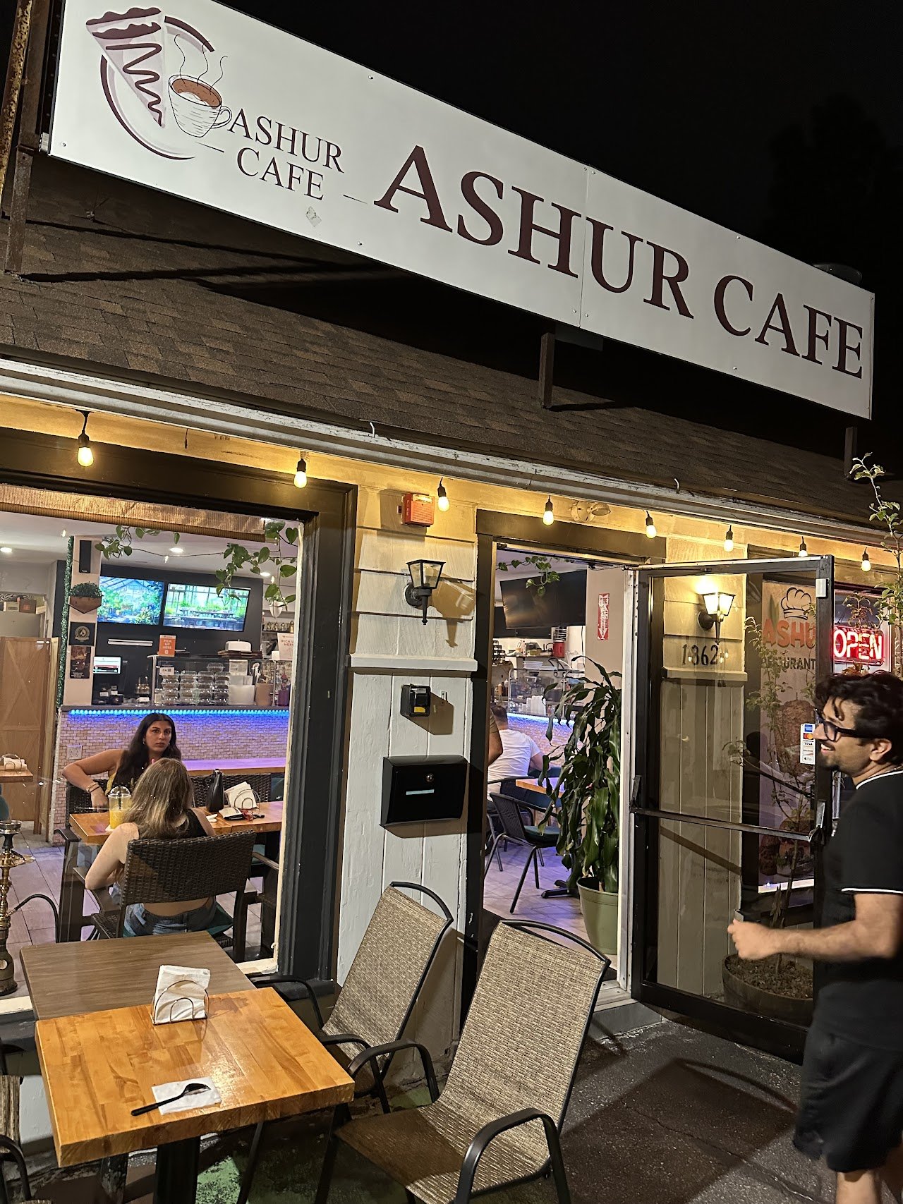 Ashur Café